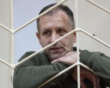 Крымского политзаключенного экстренно госпитализировали из зала суда 