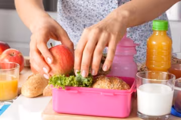 Подорож у спеку: як правильно зібрати продукти в дорогу