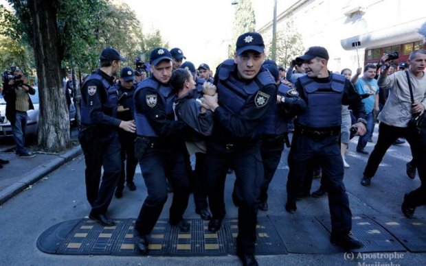 День независимости полиции от народа: Порошенко подписал новый указ