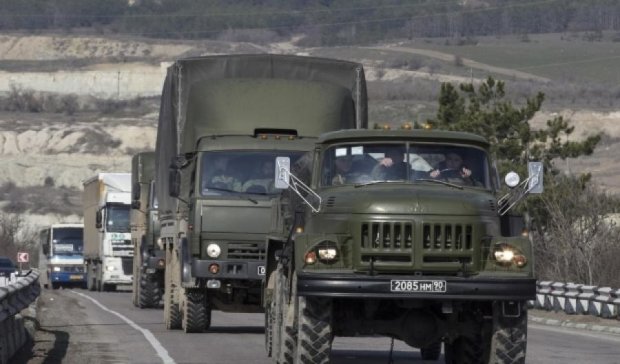 Під приводом свята Росія поставила в Донецьк 19 одиниць військової техніки