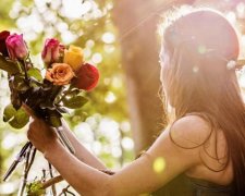 Квіти з того світу: дівчина отримала подарунок від давно померлого батька