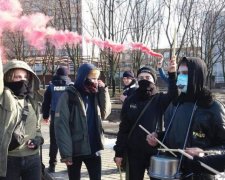 Бурное 8 Марта: активисток марша за права женщин заблокировали радикалы