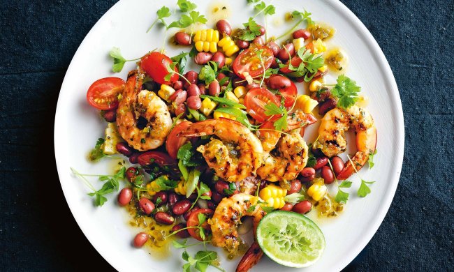 Рецепт легкого салату з королівськими креветками