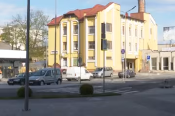 Ужгородок терроризирует пенсионер с длинными ногтями - царапается, как кот