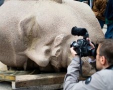 "Ленінопад" дістався центру Москви