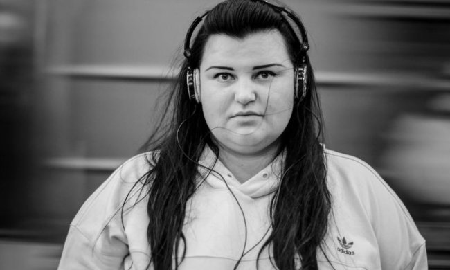 "Качнуло так, що сало з рук вилетiло": українська вихователька alyona alyona випустила новий реп-маніфест