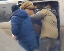 "Бусифікація", скрін з YouTube
