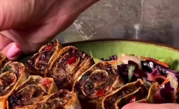 Шашлычки в лаваше, кадр из видео