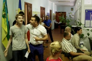 Фальшування, інтриги, скандали: історія з нападом депутата на школяра набирає обертів