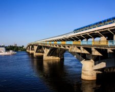 Біля Моста Метро виловили шокуючу знахідку