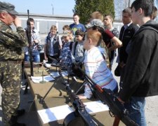 В ДНР мобилизируют школьников