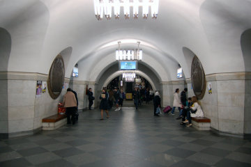 Один неадекват і дві гранати: в метро Києва НС