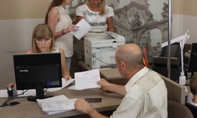 Пенсіонери, скріншот з відео