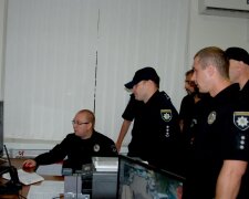 Справляв нужду на зупинці: в Одесі схопили чоловіка з гранатою