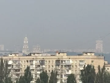 Смог над Києвом після масованої атаки РФ
