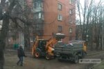 Під Харковом комунальники "перемогли" пенсіонерку, яка перетворила квартиру на смітник: "У сусідів свято!"