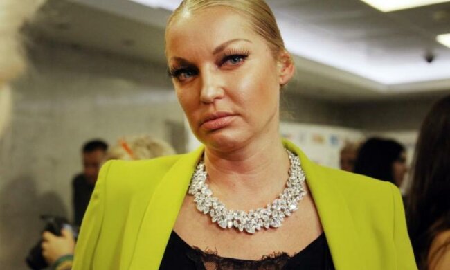 Недитячі іграшки: Волочкова показала свій арсенал садо-мазо