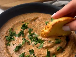 Закуска із запечених перців, кадр з відео