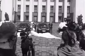 "Не прикривайте розкішне життя порожніми деклараціями" - активісти