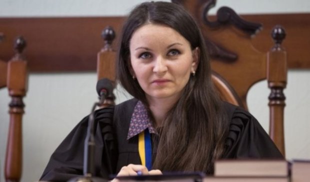 Активісти Автомайдану влаштували "теплу зустріч" судді Царевич (відео)