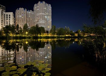 Киев, вечер, озеро, фото из соцсетей