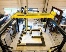 3D-принтер друкує крихітні деталі бетоном
