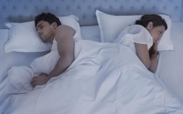 Ученые запретили парам спать в одной постели, и вот почему