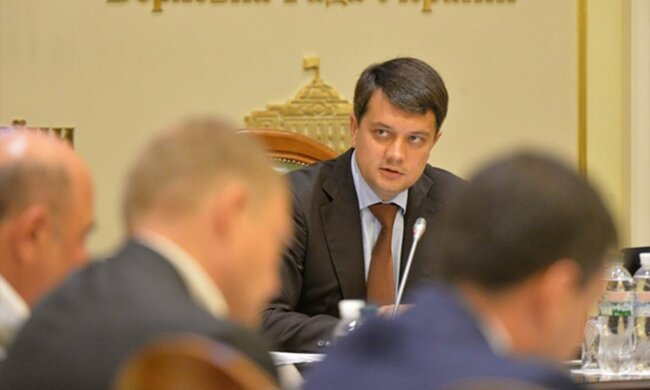 Украина снова влезет в миллиардные долги: сколько "одолжат" слуги народа в 2020-м