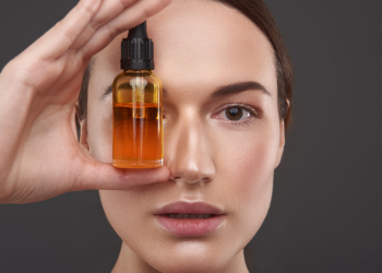 Уход за кожей лица, сыворотка, изображение из свободных источников