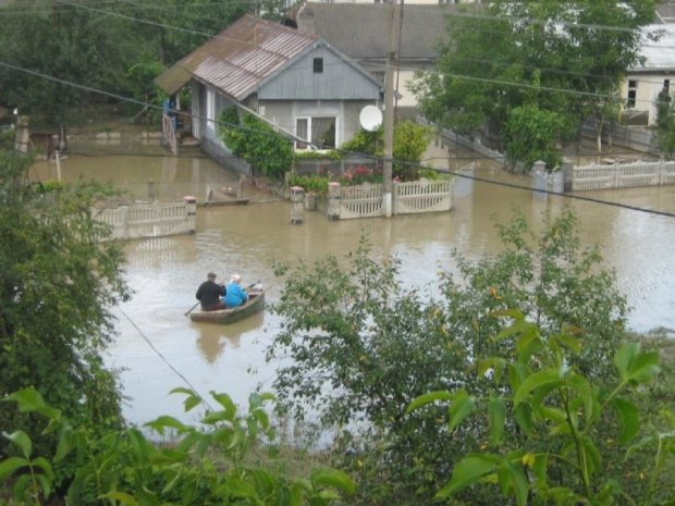 Синоптики предупреждают о наводнениях на западе Украины
