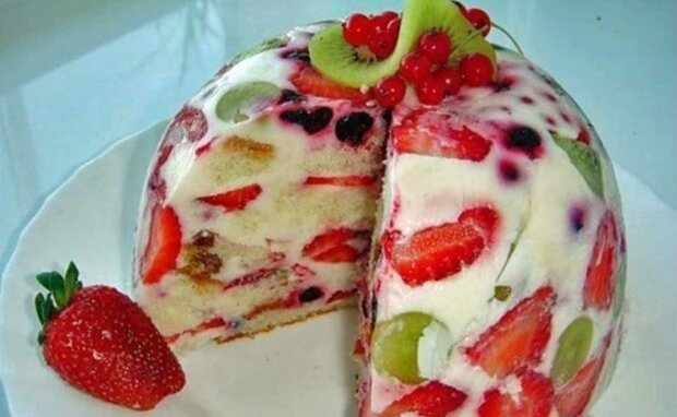 Фруктовый торт без выпекания, фото: instagram.com/yammy_recepts/