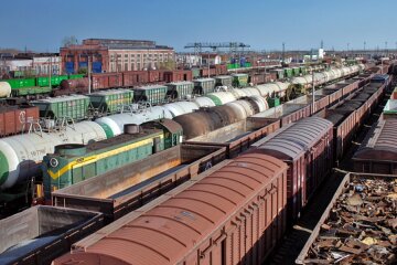 Укрзалізниця вантажні перевезення \\ фото Фокус