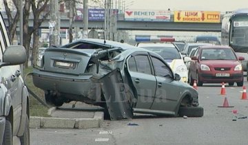 Жезл ГАИ нашли  в авто пьяного виновника ДТП (фото) 