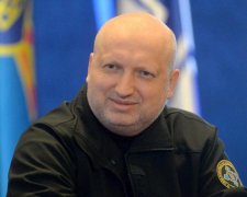 Щоб я так жив: у мережі показали місячну зарплату Турчинова