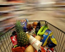 Кровавые деньги: на полках магазинов "ЛДНР" свободно продают украинские товары