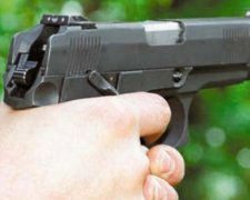 У хмельницких почтальонов больше оружия, чем у копов-охранников