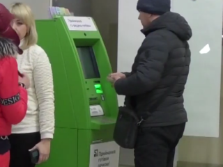 Банкомат. Фото: скрін youtube