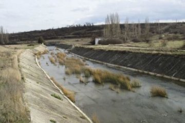 Засуха в Крыму уничтожает еще одно водохранилище (фото)