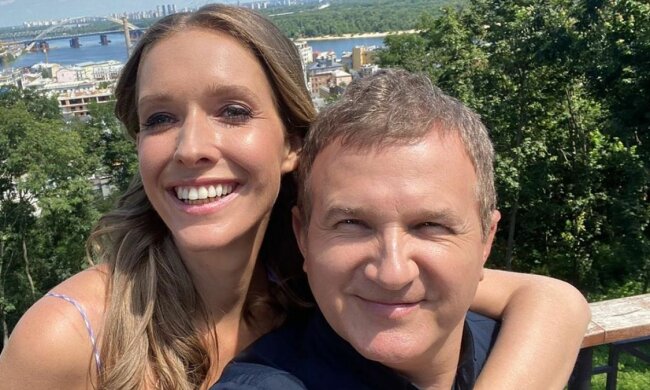 Катя Осадча і Юрій Горбунов перетворилися на "нудистів" у басейні: "Ой, все видно"