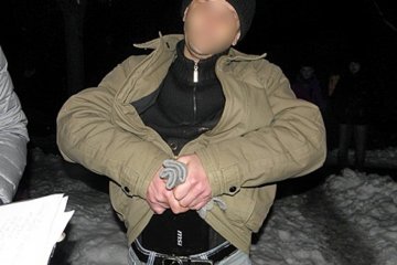 У Києві злодія затримали біля під’їзду обкраденої квартири (фото, відео)