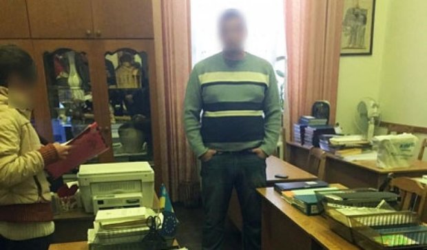 На Чернігівщині заступник декана вимагав гроші у заочників