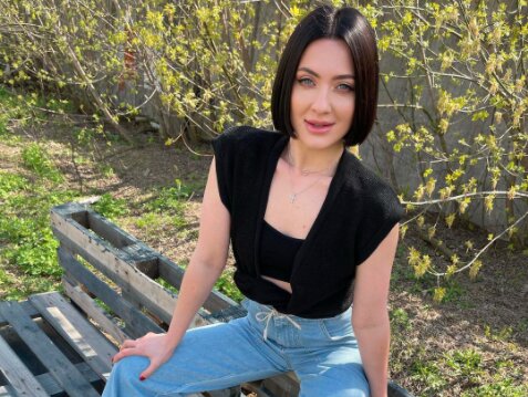 Щаслива Сніжана Бабкіна прибрала все зайве: "Як вам мій Боб?"