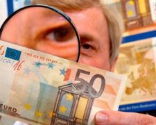 Курс валют на 27 июня: доллар пытается умыть евро