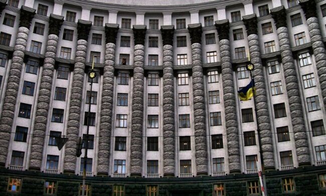Кабмін запропонував обмежити "закон Савченко" 