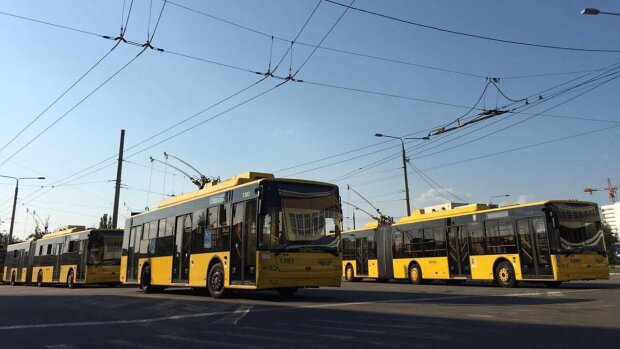 У Києві змінять маршрут тролейбуса №28 і обмежать рух Південним мостом