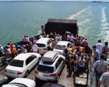 Жители оккупированных территорий бросились за украинскими паспортами