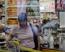 Не можуть дозволити: на що українці найбільше витрачають