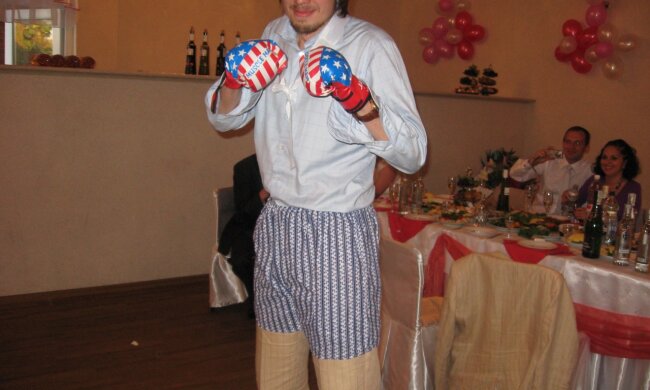 Запалював на весіллях, боксував у трусах - спливло скандальне минуле Гончарука