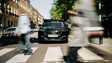 Безпілотне таксі Uber на базі Ford Mustang Mach-E