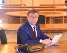 Розвідник Зеленського Бухарєв пояснив мільйони в декларації, зв’язки з Кварталом 95 і медаль ФСБ